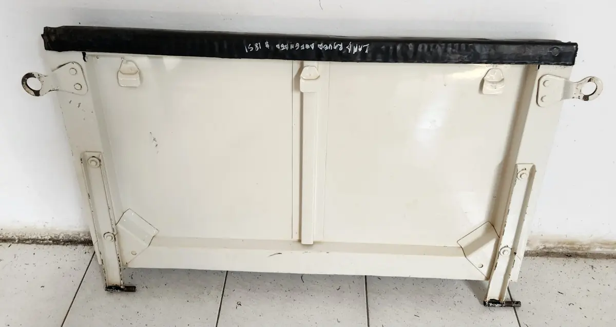 LAND ROVER DEFENDER 110 REAR TAIL DOOR