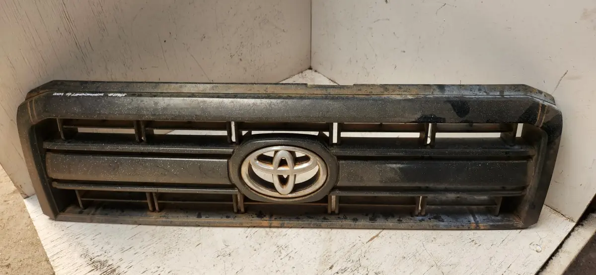 2009 TOYOTA LANDCRUISER 4.2D GRILLE BLK