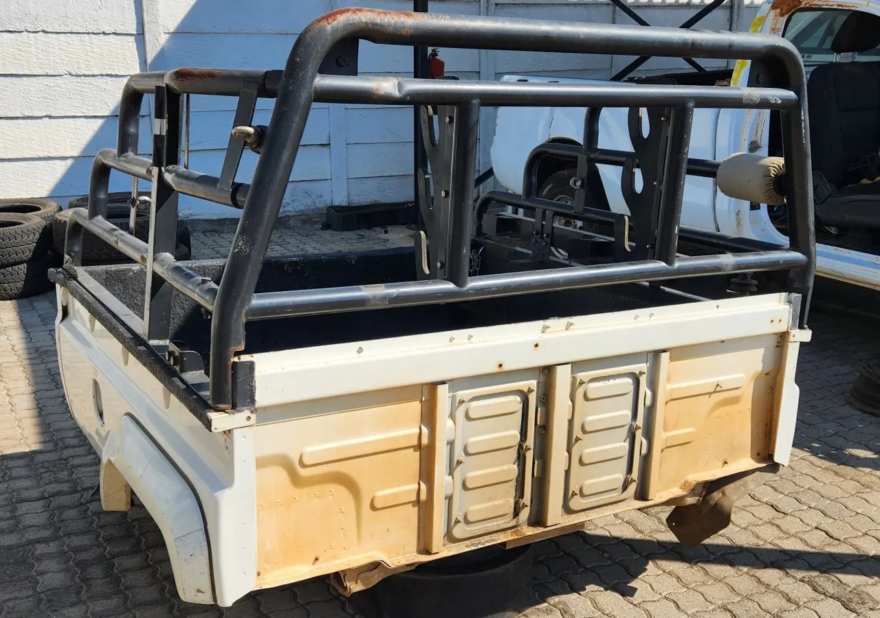 2021 TOYOTA LANDCRUISER 79 4,5D V8 LOADBOX WITH CATTLEFRAME