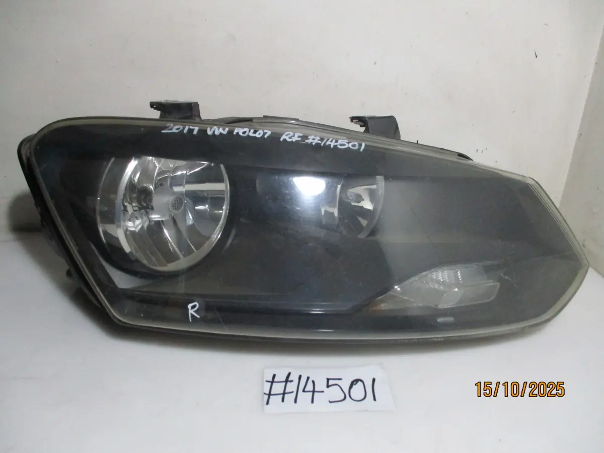 2017 VW POLO 7 1.2TSI H/B RH HEADLAMP