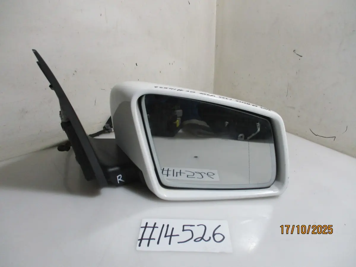 2013 MERCEDES BENZ C200 CDI W204 BLUEEFFICIENCY A/T RH DOORMIRROR ELECT + INDICATOR + PUDDLE LAMP (13-PIN)