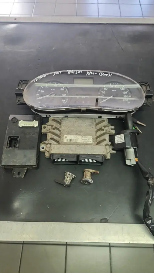 2017 NISSAN NP 200 1.6i 8v A/C LOCKSET