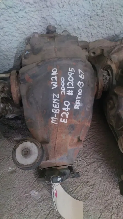 2000 MERCEDES-BENZ W210 E240 REAR DIFF 3.67:1