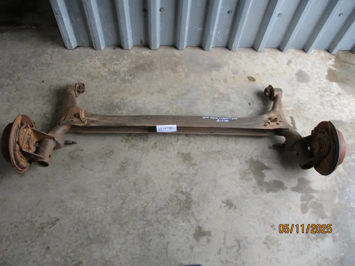 2006 TOYOTA COROLLA 1.4I ZZE REAR AXLE