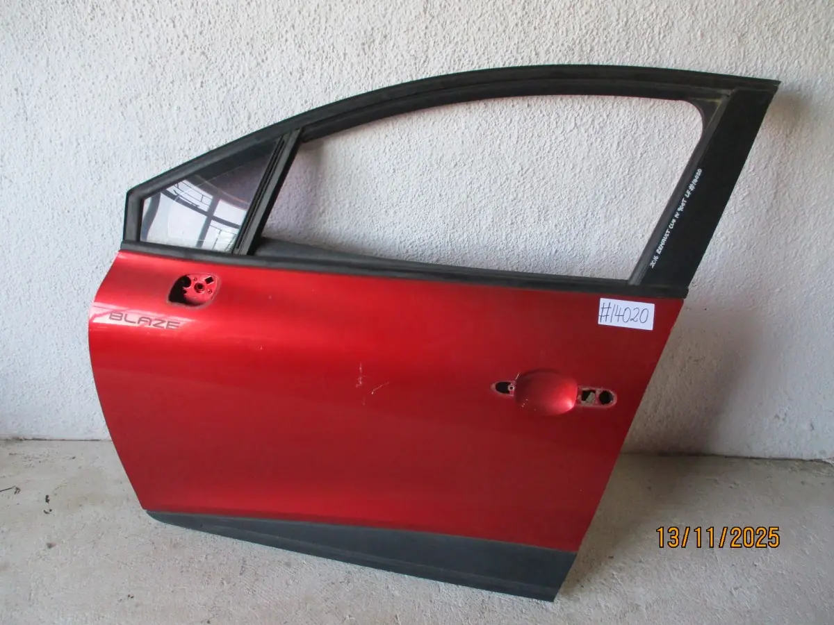 2016 RENAULT CLIO 900TI BLAZE H/B LF DOOR SHELL