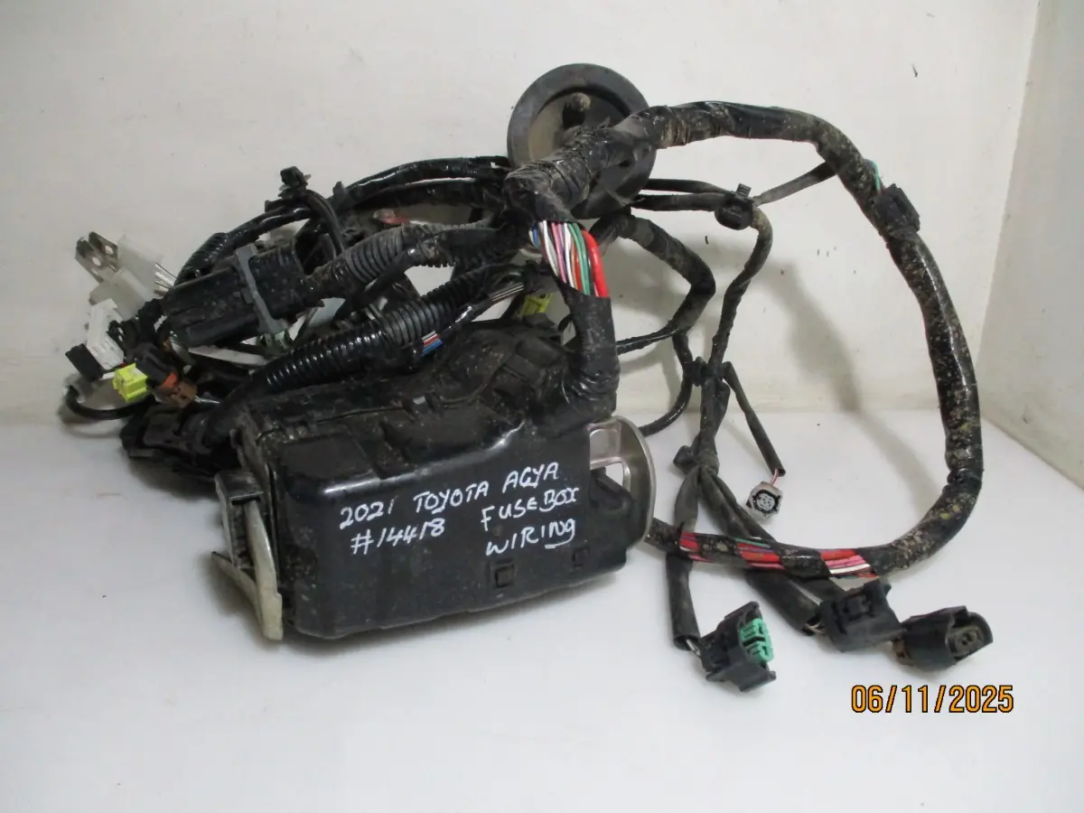 2021 TOYOTA AGYA 1.0I DASH WIRING + FUSE BOX AND WIRING