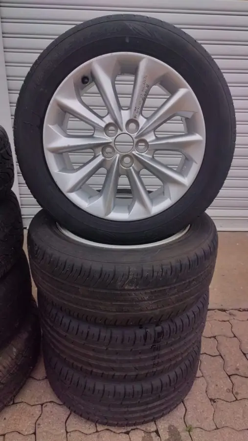 2022 TOYOTA COROLLA 1.8XS CVT SEDAN 16'' MAG & TYRE SET