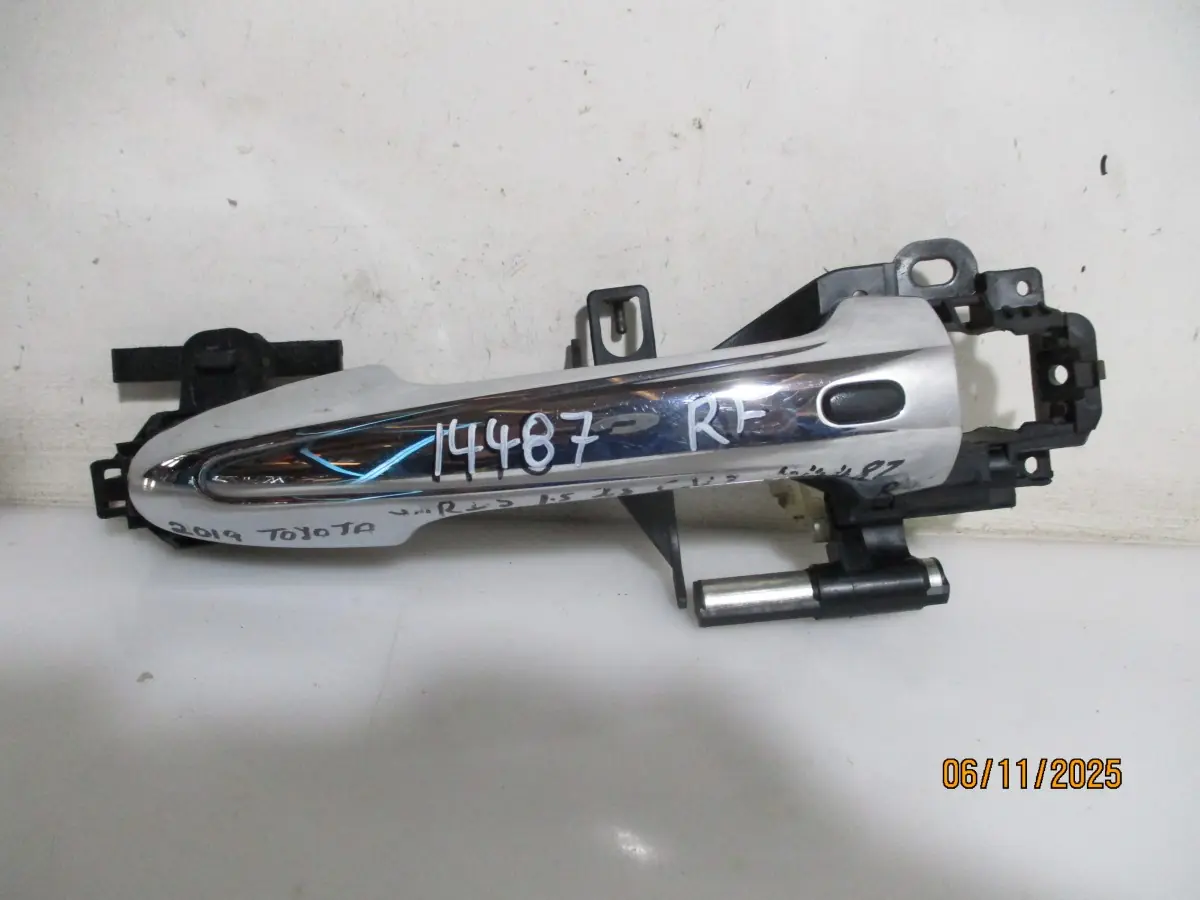 2019 TOYOTA YARIS 1.5I H/B RF DOOR HANDLE