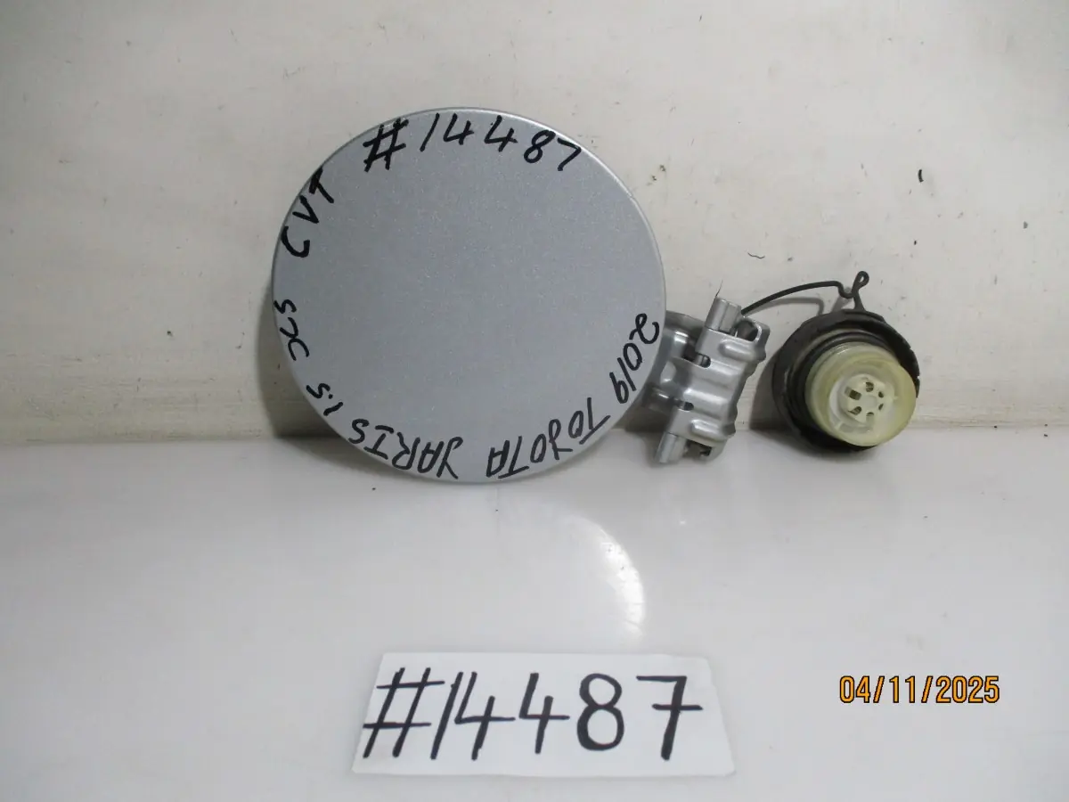 2019 TOYOTA YARIS 1.5I XS CVT H/B FUEL FLAP