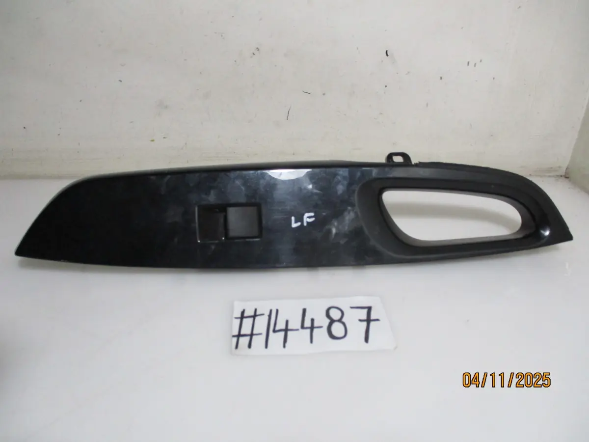 2019 TOYOTA YARIS 1.5I XS CVT H/B LF WINDOW SWITCH