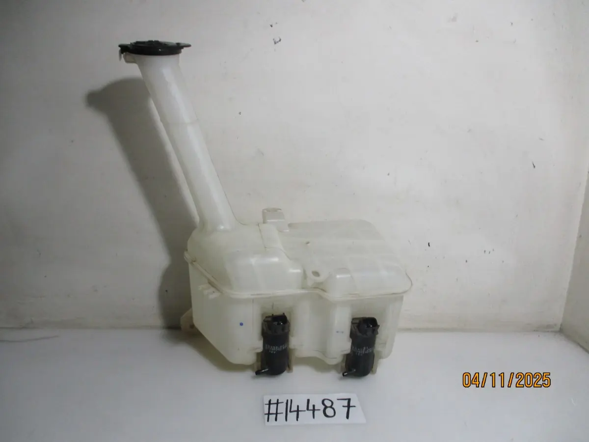 2019 TOYOTA YARIS 1.5I XS CVT H/B WINDSCREEN WASHER BOTTLE