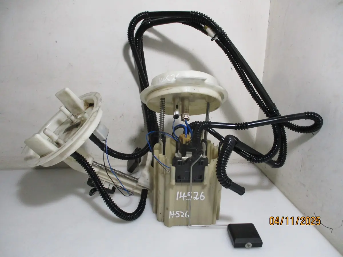 2013 MERCEDES-BENZ W204 C200 CDI FUEL PUMP