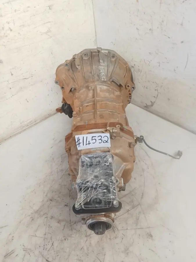 2012 TOYOTA HILUX 2.7 VVTi MANUAL GEARBOX; ENG NO: 1TR; 5 SPEED