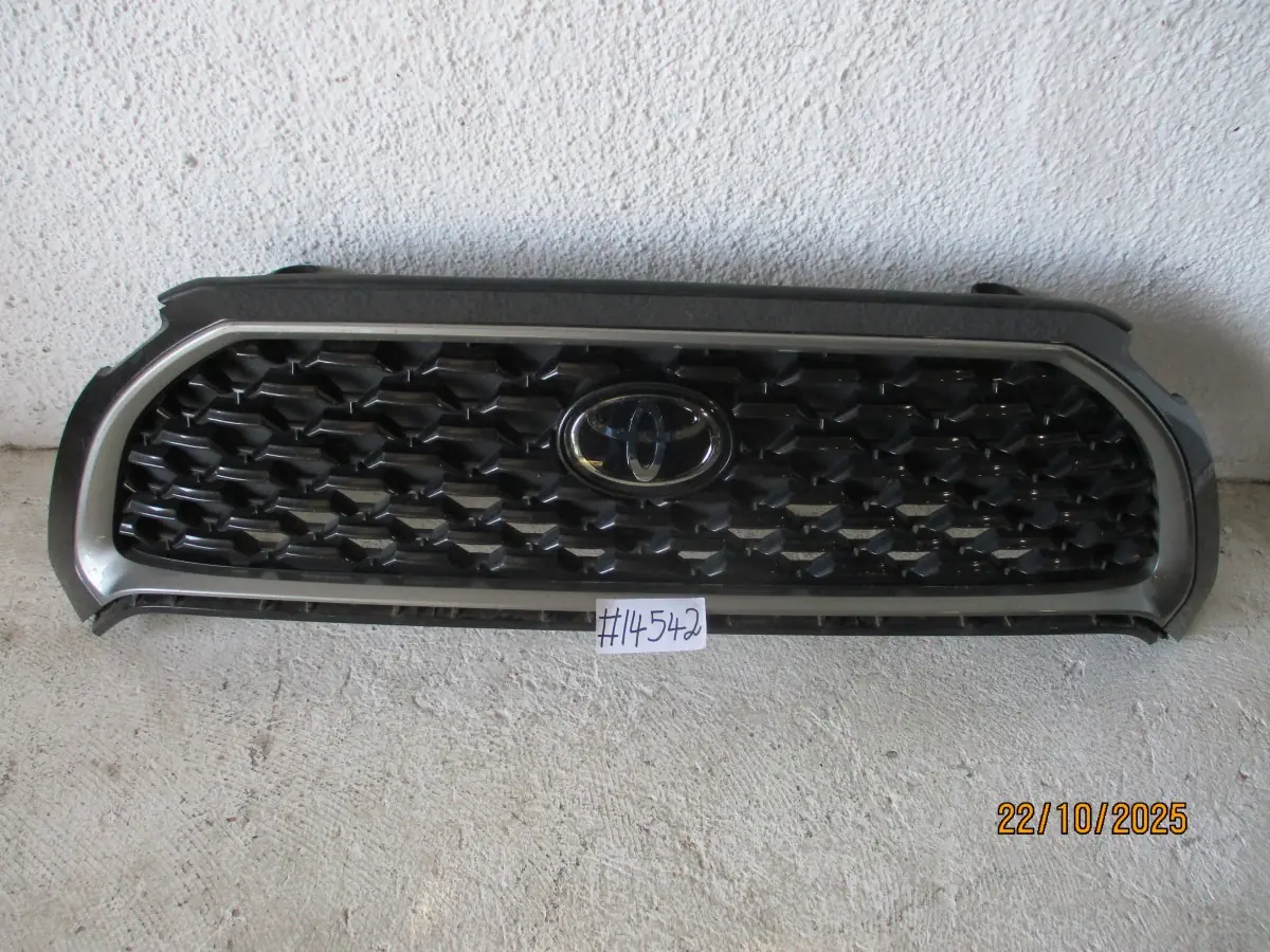 2023 TOYOTA COROLLA CROSS 1.8I XR CVT GRILLE