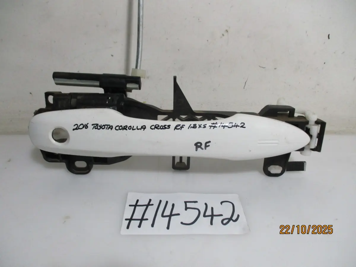 2023 TOYOTA COROLLA CROSS 1.8I XR CVT RF DOOR HANDLE
