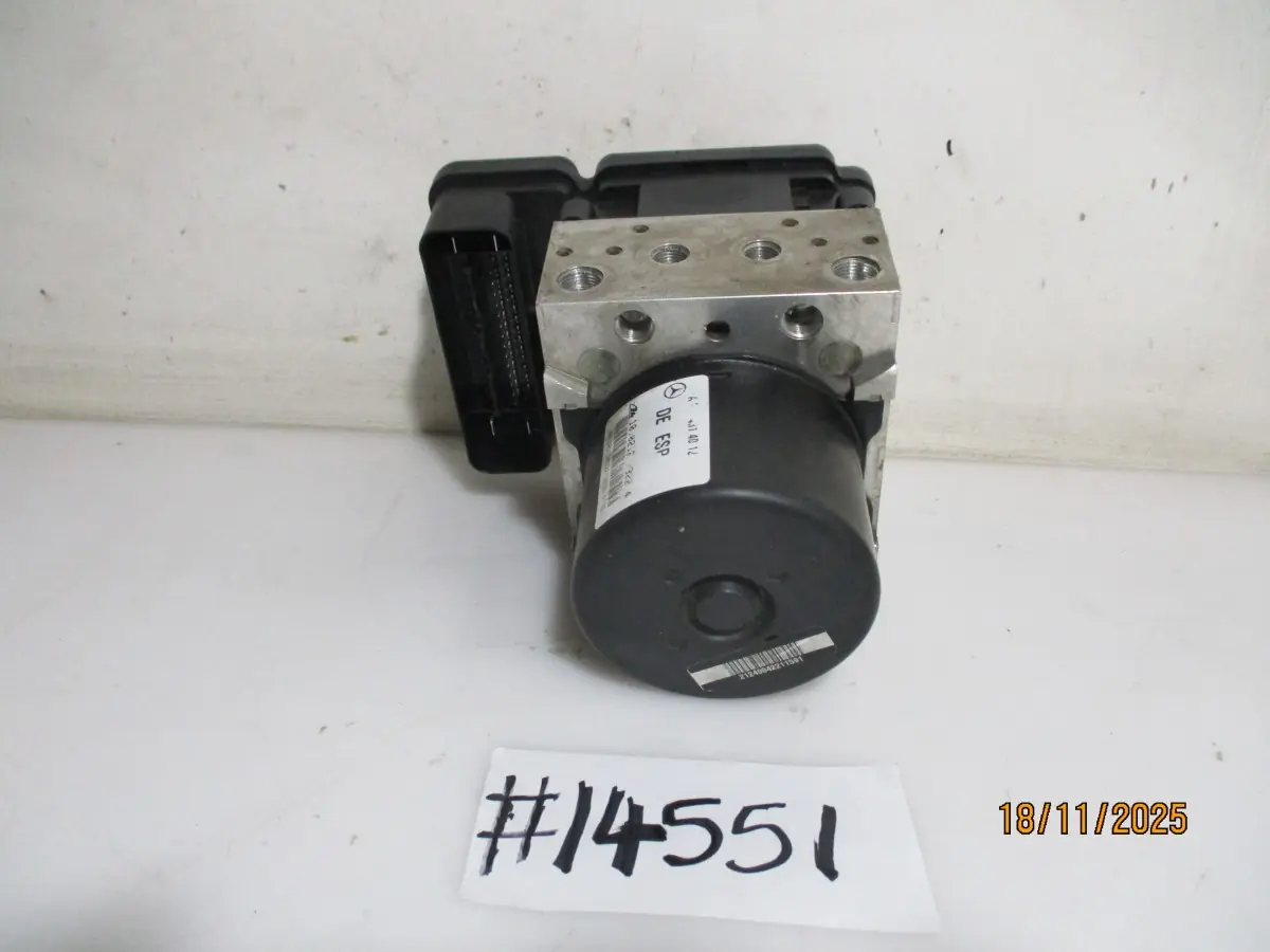 2009 MERCEDES-BENZ C180K W204 BLUEEFFICENCY A/T ABS PUMP
