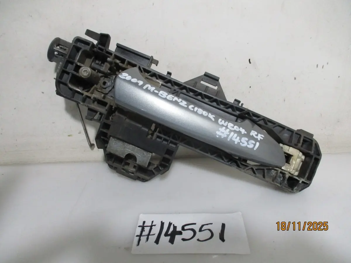 2009 MERCEDES-BENZ C180K W204 BLUEEFFICENCY A/T RF DOOR HANDEL