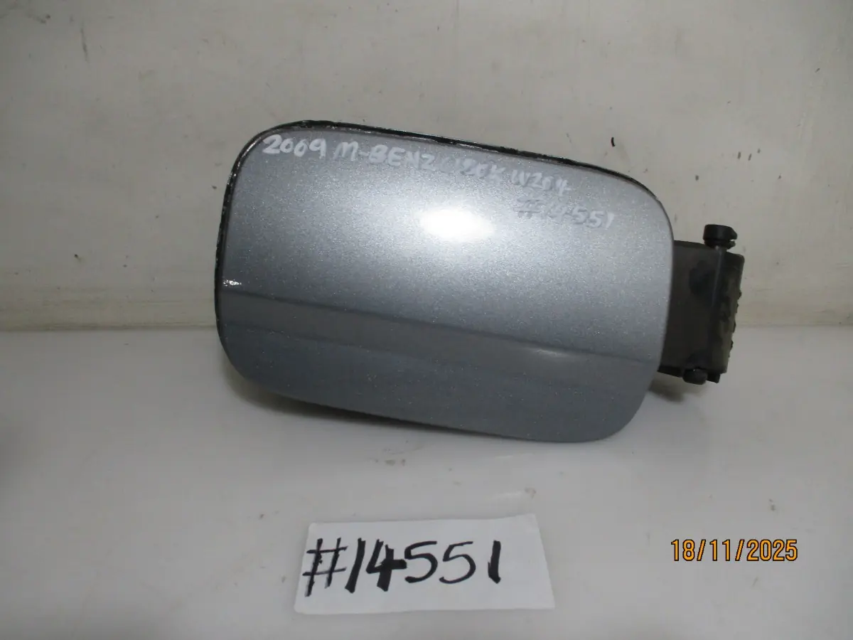 2009 MERCEDES-BENZ C180K W204 BLUEEFFICENCY A/T FUEL FLAP
