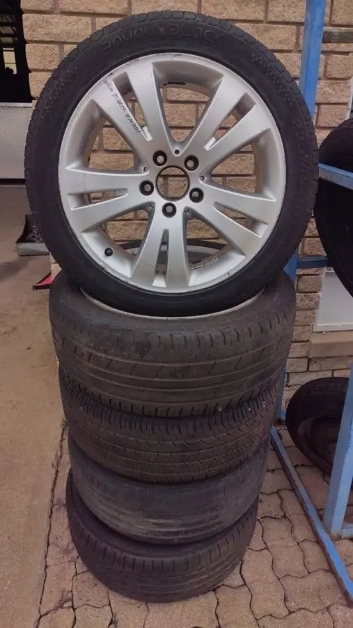 2009 MERCEDES-BENZ C180K W204 BLUEEFFICENCY A/T 17'' MAG & TYRE SET