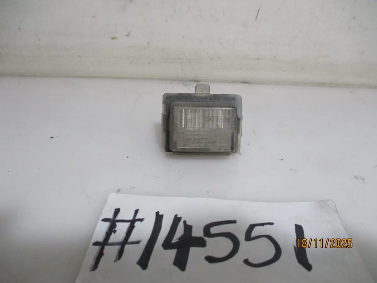 2009 MERCEDES-BENZ C180K W204 BLUEEFFICENCY A/T NUMBER PLATE LIGHT (EACH)