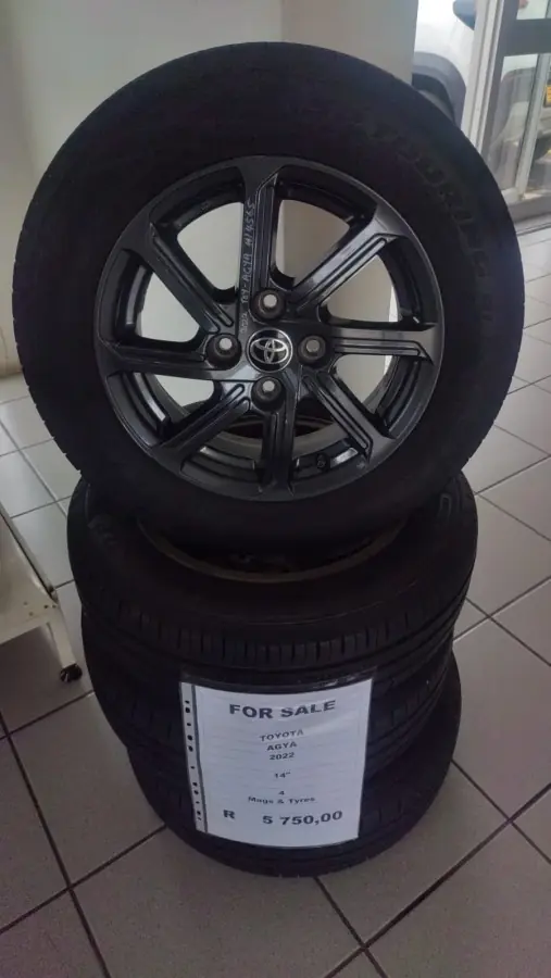 2022 TOYOTA AGYA 1.0I 14'' MAG & TYRE SET