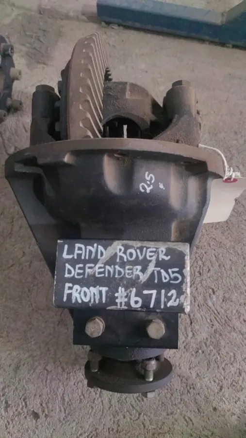 2002 Land Rover Defender TD5 2.5TDi FRONT DIFF CENTRE PORTION