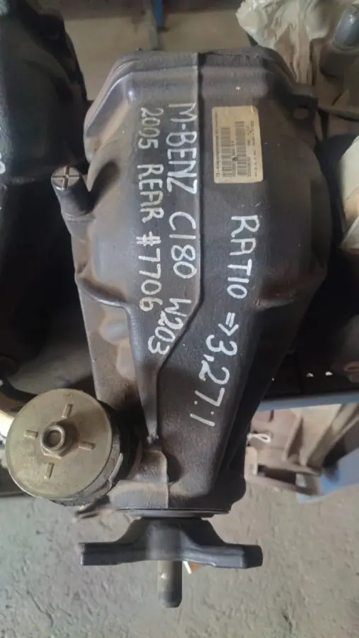 2005 Mercedes-Benz W203 C180 Rear Diff 3.27:1