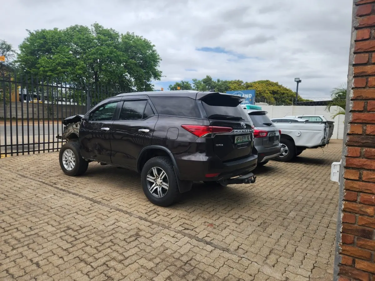 2016 TOYOTA FORTUNER 2.8 GD-6 R/B A/T REBUILD