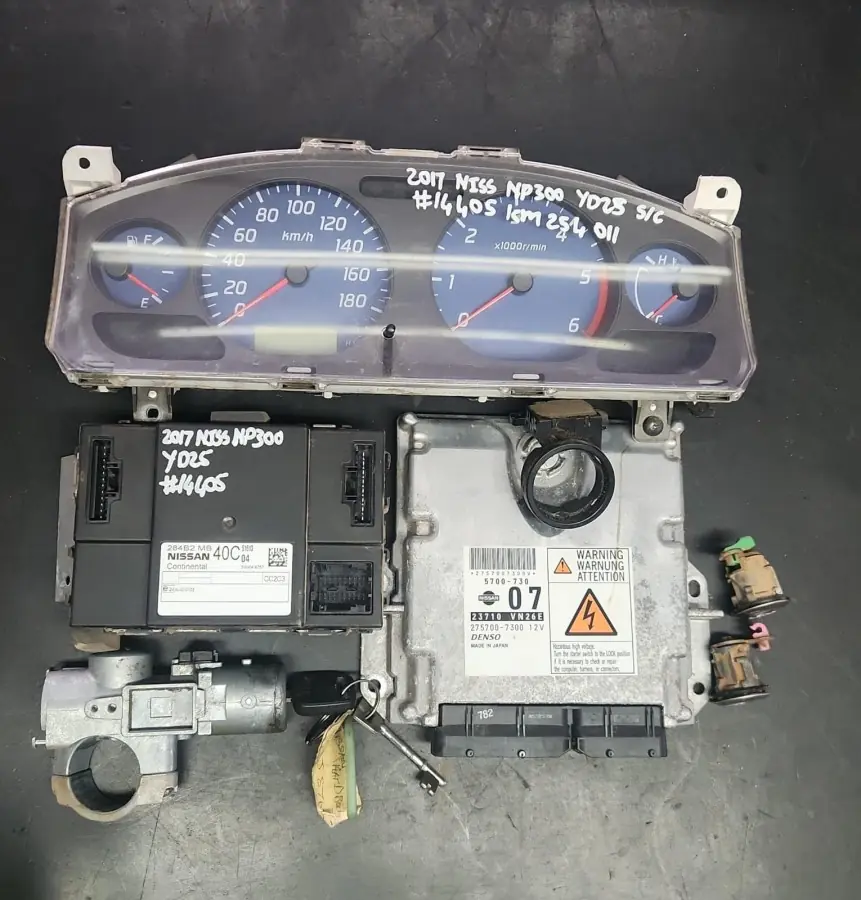 2014 NISSAN HARDBODY 2.5 S/C LOCKSET