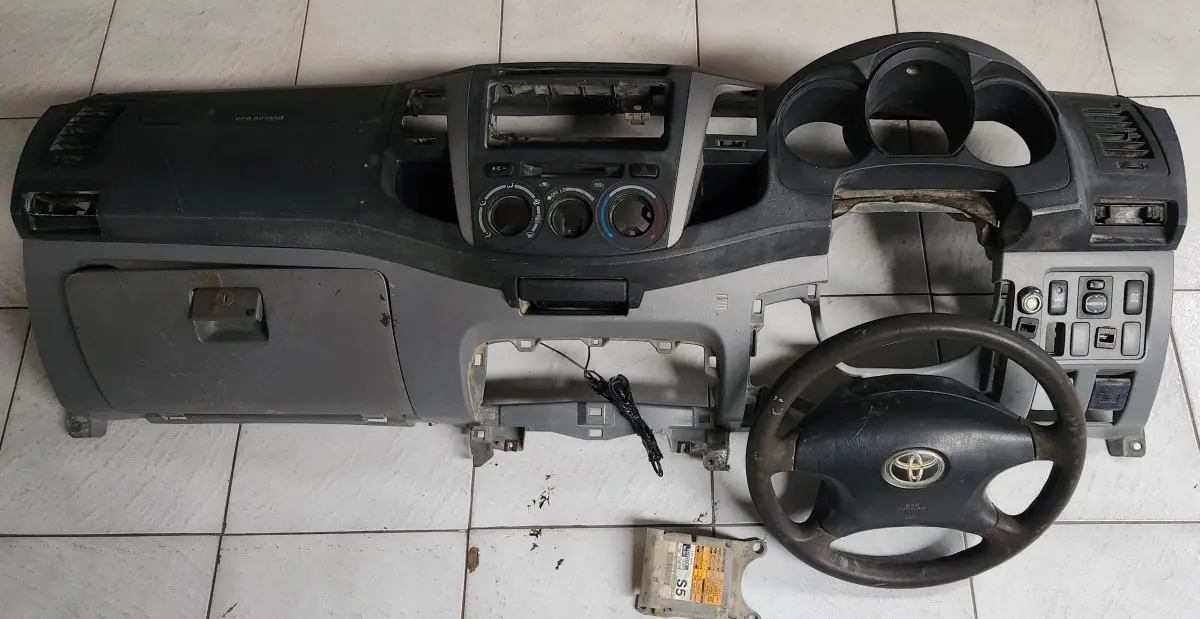 2008 TOYOTA HILUX 3.0 D4D D/C AIRBAG SET WITH DASHBOARD