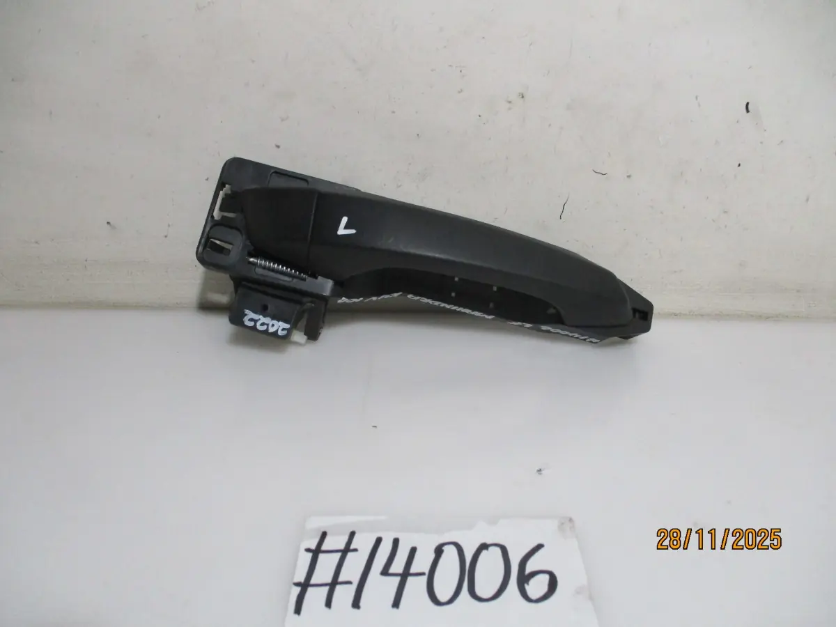 2022 MAHINDRA KUV100 1.2I K2+ DARE LF DOOR HANDLE