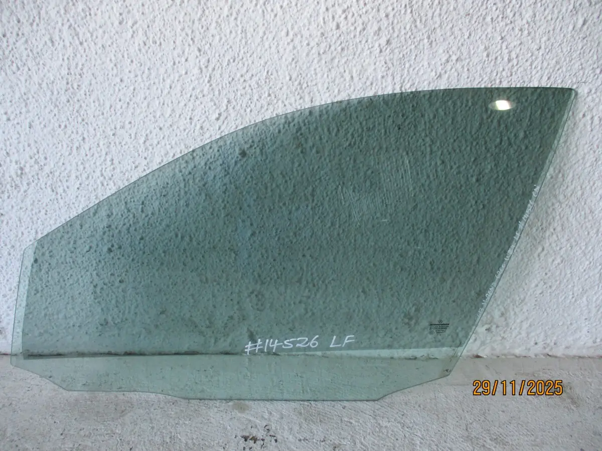 2013 MERCEDES-BENZ C200 CDI W204 LF DOOR GLASS