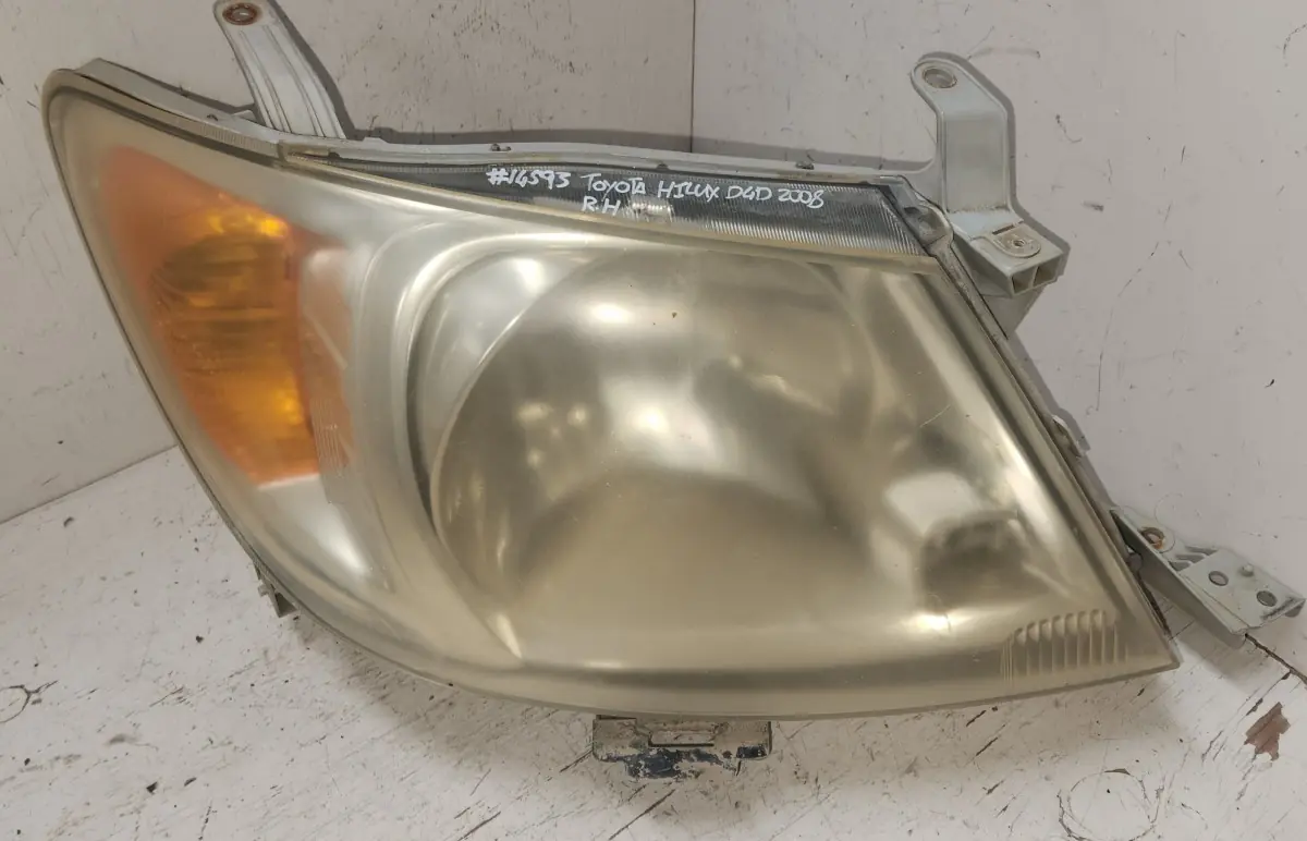 2008 TOYOTA HILUX 3.0 D4D HEADLAMP RH