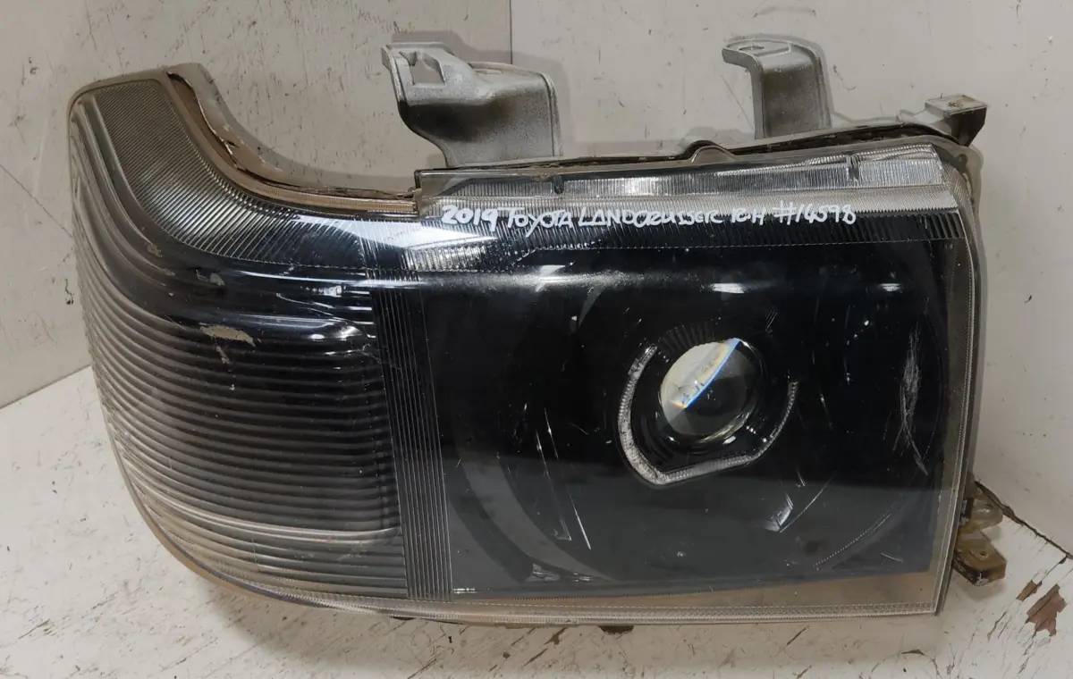 2012 TOYOTA LANDCRUISER SW 4.2D AFTERMARKET XENON TYPE HEADLAMP RH