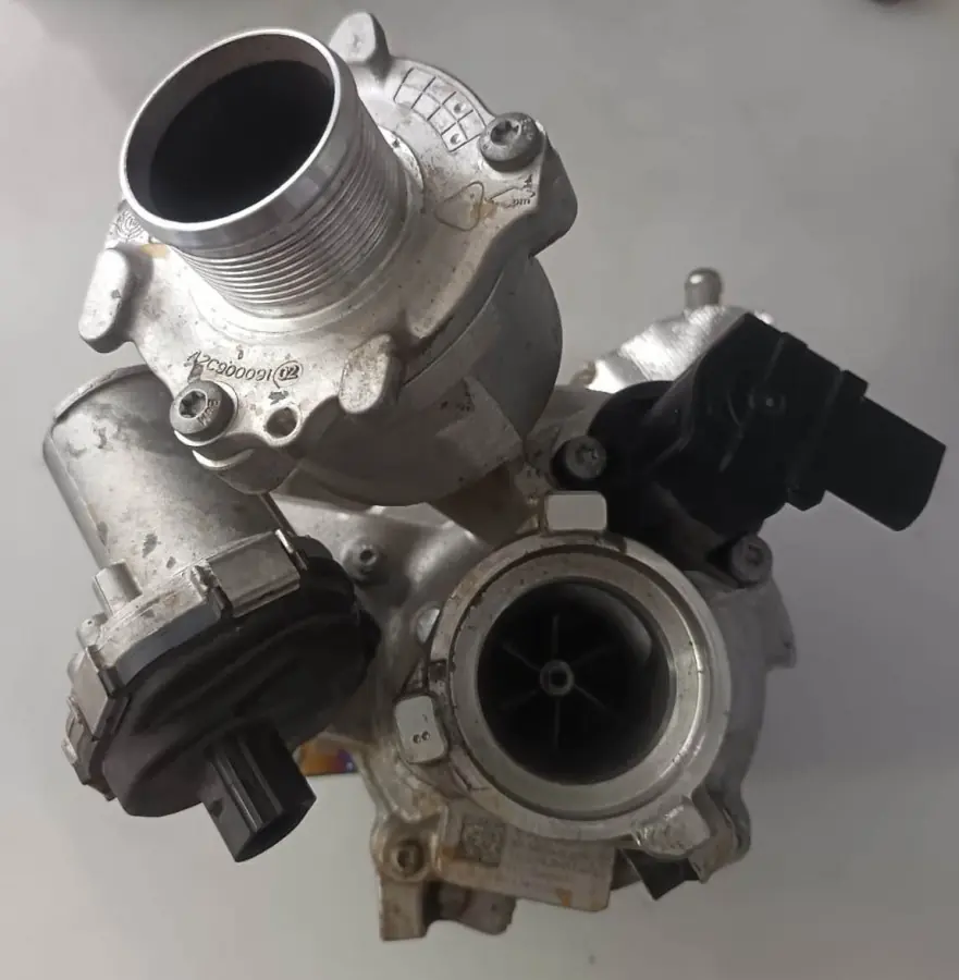 2022 VW T-ROC 2.0TSI R-LINE DSG TURBO